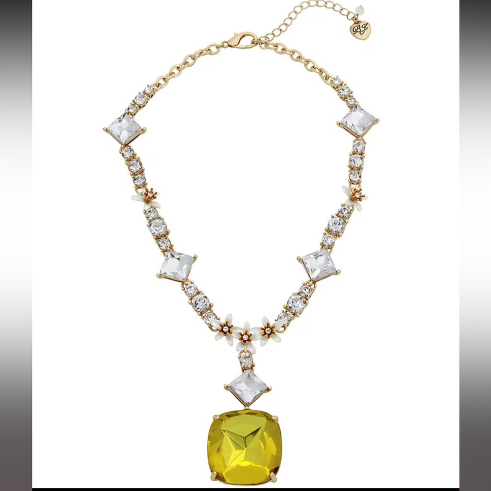 ISO these 2 necklaces